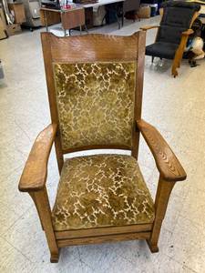 lot 41 image: Rocking Chair