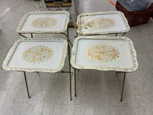 lot 72 image: TV Trays