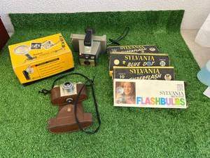 lot 84 image: Cameras