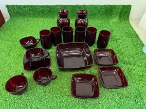 lot 86 image: Royal Ruby Anchorglass