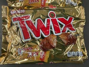 lot 118 image: IA 3 - Twix Fun Size Chocolate Bars - 3 Packs