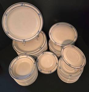lot 37 image: Large Scandia Blue Brick Oven Stoneware Set