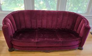 lot 2 image: Lovely Wood-Based Burgundy Sofa