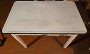 lot 50 image: Functional Vintage Kitchen Prep Table