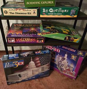 lot 53 image: Fun Selection of 3-D Puzzles and Science Sets