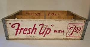 lot 77 image: Wonderful Vintage Fresh Up 7up Crate  Mountain Edge Crate