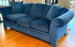 lot 5 image: Gorgeous Upholstered Sofa
