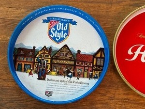 lot 8 image: Vintage Hamms Beer Tray and Vintage Old Style Beer Tray