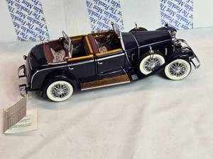 lot 15 image: 1926 Mercedes-Benz Model K Franklin Mint Metal Die Cast Car 124 Scale