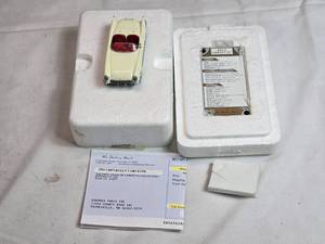 lot 82 image: Danbury Mint 1953 Chevrolet Corvette Die-Cast Model