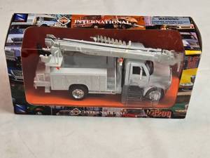 lot 88 image: NewRay International 4200 Utility Truck Die-Cast Model