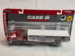lot 95 image: Ertl CASE IH SemiMagnum Trailer Die-Cast Model