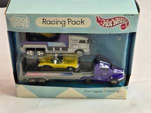 lot 96 image: Hot Wheels Kool Toyz Racing Pack