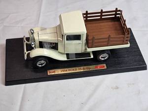 lot 108 image: 1934 Ford Pick-Up Die-Cast Model by Road Legends