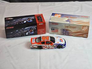 lot 124 image: Action 124 Scale Die-Cast Stock Car, Tony Stewart #20 Home Depot Independence Day