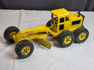 lot 138 image: Vintage Yellow Tonka Grader