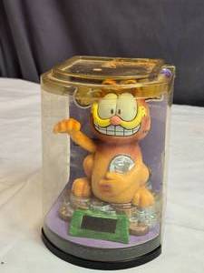 lot 165 image: Solar Powered Garfield