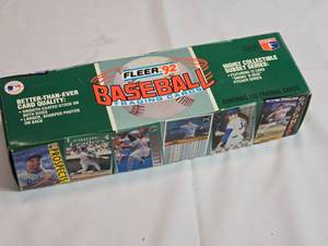 lot 216 image: Fleer 92 Baseball Cards - Uncounted