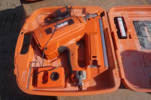 lot 25 image: Passlode Model 900420 30 Degree Pneumatic Framing Nailer With Case