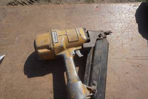 lot 29 image: Stanley Bostitch Pneumatic Nailer