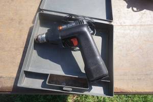 lot 38 image: Black & Decker 38 2 Speed Cordless Drill