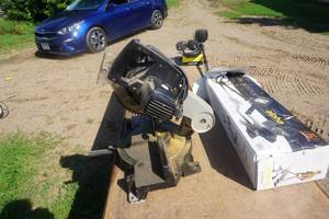 lot 45 image: Black & Decker Power Miter Saw