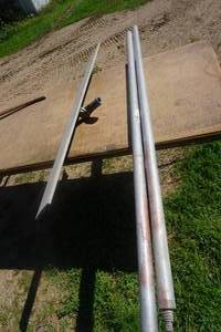lot 59 image: 48 Concrete Bull Float With 2 - 6 Handle Extensions
