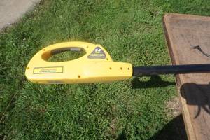 lot 64 image: American Gardener Brand 24V Yard Saw Cordless Pole Saw Tree Trimmer