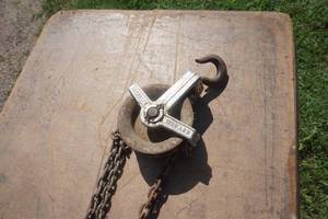 lot 66 image: Craftsman 1000 lb Chain Hoist