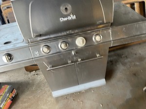 lot 153 image: Charbroil Dual Fuel Stainless Steel Gas Grill With Side Warmer