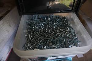 lot 226 image: Lot of Grip Rite 1 34 Roofing Nails