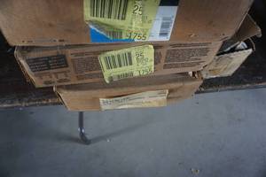 lot 255 image: Large Lot of Stanley Bostitch 1512 Staples