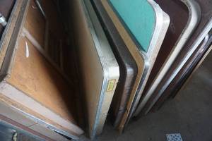lot 278 image: 3 - 7 Folding Tables