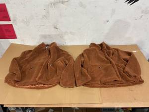 lot 107 image: LOT OF 2 Gap Sherpa Jacket