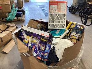 lot 465 image: Wholesale Pallet of Assorted Miscellaneous Items