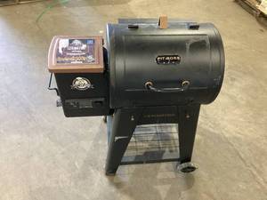 lot 475 image: Pit Boss Lexington 500 Sq in Wood Fired Pellet Grill and Smoker  Onyx Series