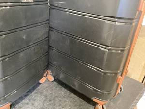 lot 490 image: 5PCS Joyway Lightweight Hardside Luggage Set