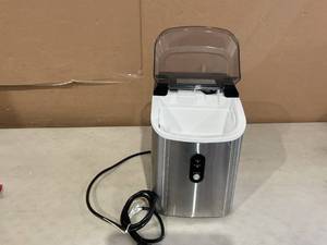 lot 375 image: Countertop Icemaker, 34Lbs24H Creates Soft Chewable Ice