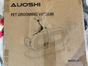 lot 385 image: AUOSHI Dog Grooming Kit 13KPa 2.5L Pet Hair Grooming Vacuum With 5 Pet Grooming Tools