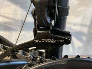 lot 260 image: Fixtech 27.5in Folding Mountain Bike 21 Speed