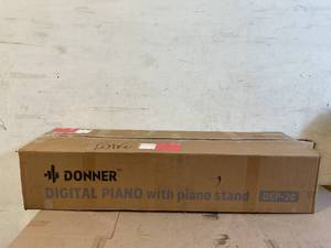 lot 5 image: Donner DEP-20 Beginner Digital Piano 88 Key Full Size Weighted Keyboard