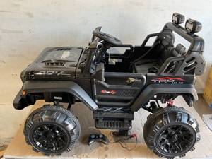 lot 11 image: 400W Electric 24V Kids Ride on Truck Car Jeep MP3 LED wRemote Vehicles 2-Seats