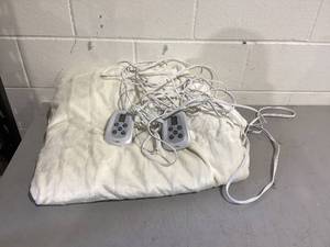 lot 570 image: King Size Sunvivi Heated Electric Blanket with Dual Control