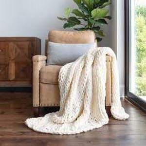 lot 9 image: Chunky Cable Knit Reversible Throw Blanket - Threshold-White