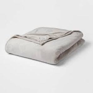 lot 16 image: Solid Plush Bed Blanket - Room Essentials-FullQueen-Gray