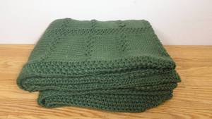 lot 32 image: Grid Knit Throw Blanket - Threshold designed with Studio McGee-Green