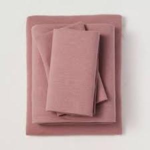lot 49 image: Queen Jersey Solid Sheet Set Rose - Casaluna