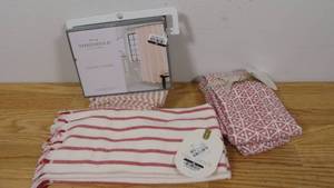 lot 83 image: Shower Curtain and 2  Hand Towel Sets