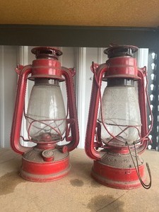 lot 31 image: 3 lamps