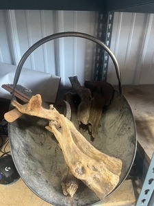lot 34 image: Old Colander wood items